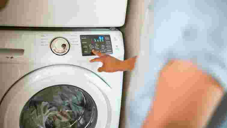 Дві прості кнопки – і пральна машина очиститься сама: корисний лайфхак