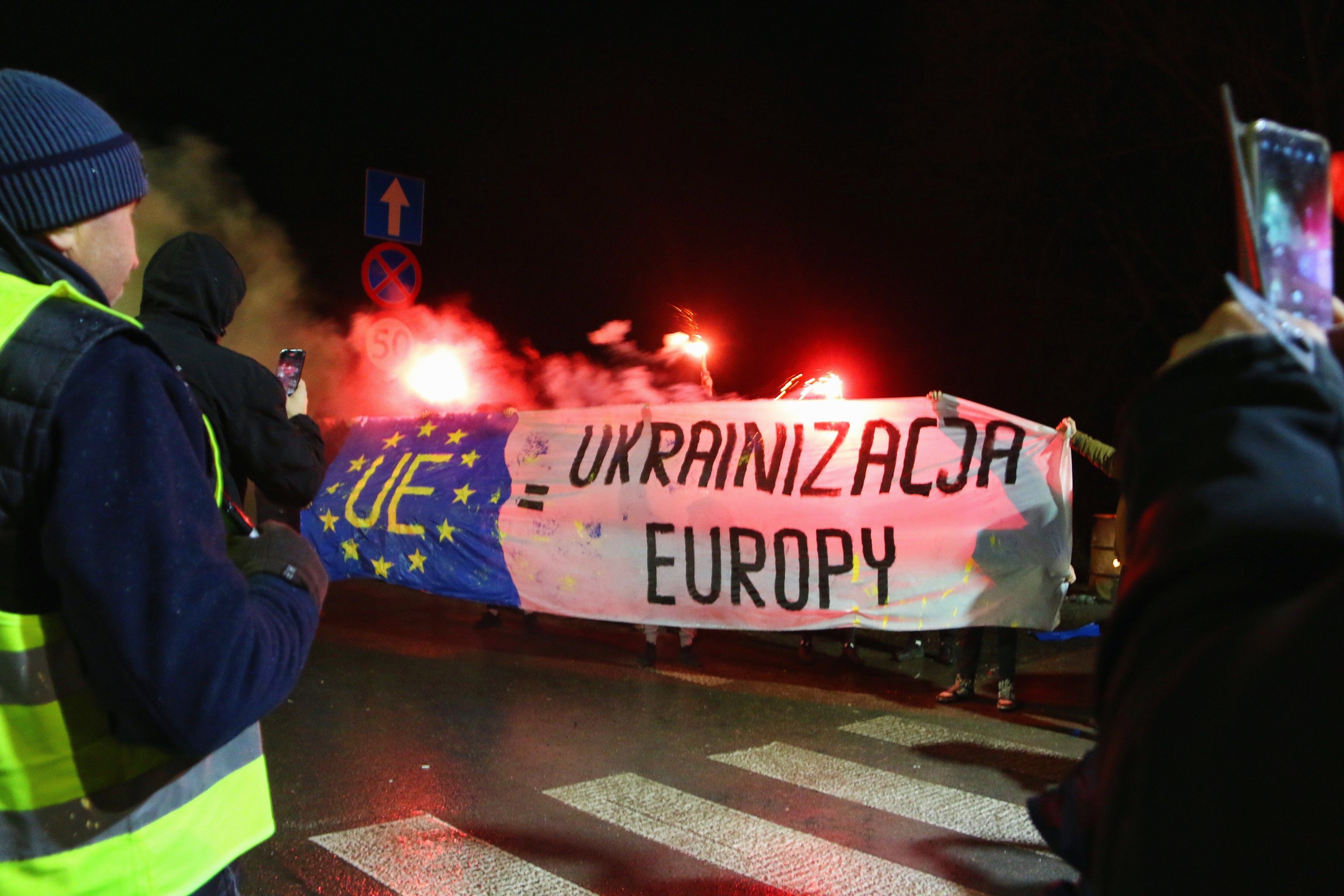 Антиукраїнські настрої у Польщі підігріває російська пропаганда. Фото ZAXID.NET