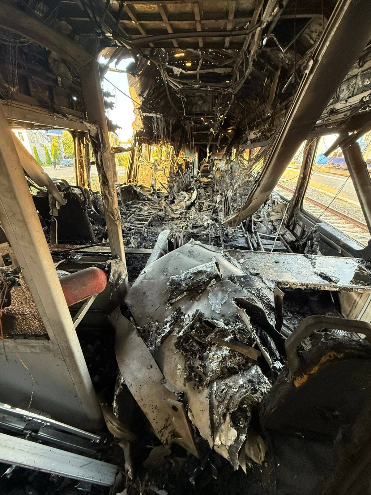 Фото Олександра Перцовського, зруйнований потяг в ніч на 28 серпня