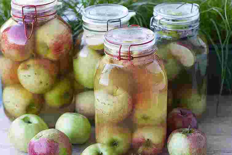 Мочені яблука на зиму. Рецепт дня