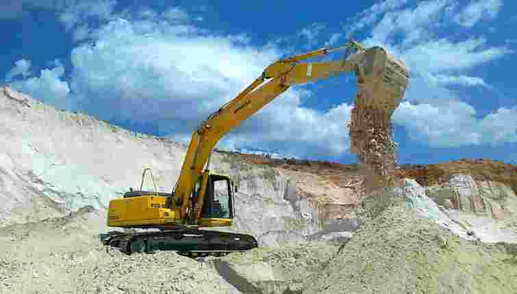 Родина рівненської депутатки купила піщаний кар’єр за 2,5 млн грн