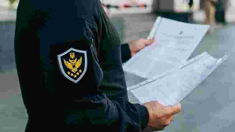 АРМА виявило елітне майно підозрюваних у нелегальному переправленні іноземців за кордон