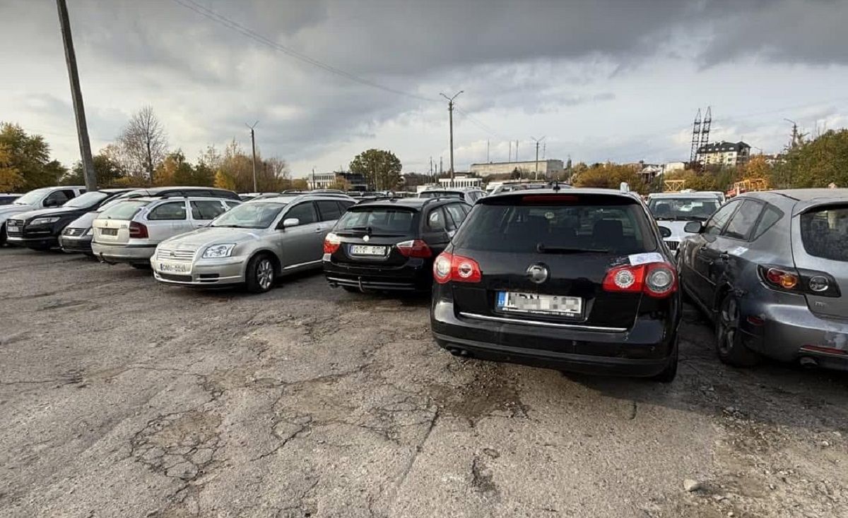33-річного львів’янина затримали за продаж ввезених для армії 19 автомобілів