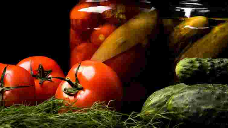 Ці дрібниці зіпсують усе: поширені помилки при консервуванні помідорів