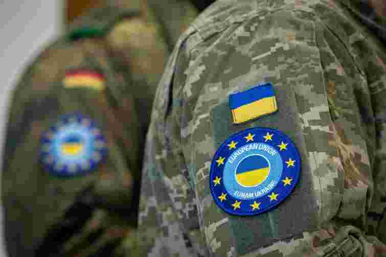 Євросоюз планує направити інструкторів до України після війни