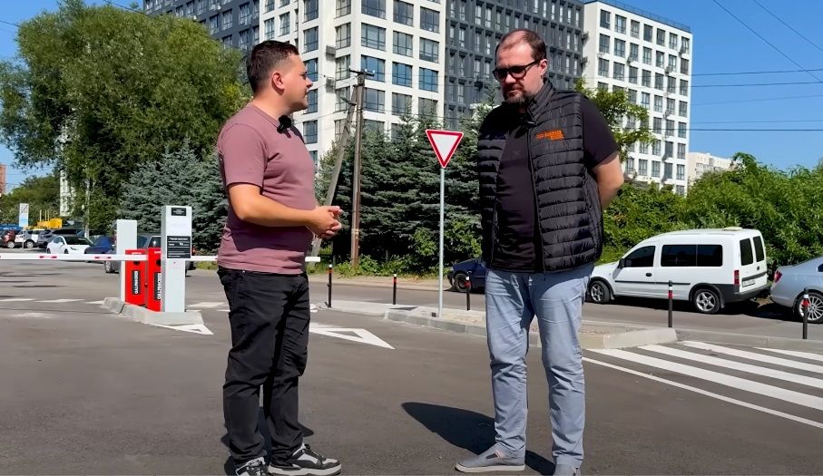 Андрій Дрозда та Юліан Чаплінський. Скриншот з відео