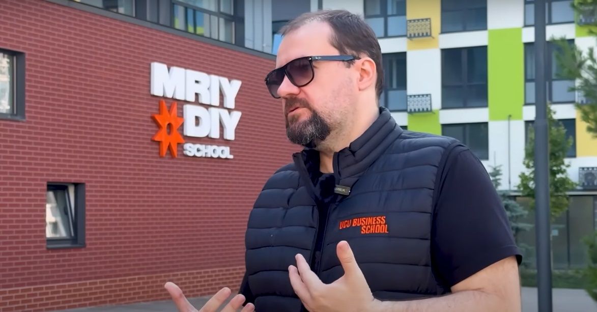 Юліан Чаплінський. Скриншот з відео