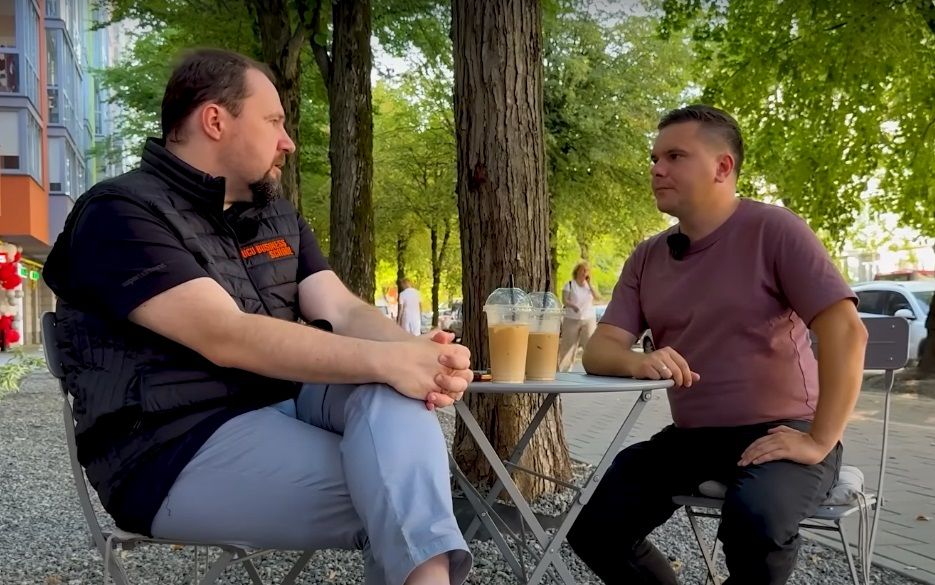 Юліан Чаплінський та Андрій Дрозда. Скриншот з відео