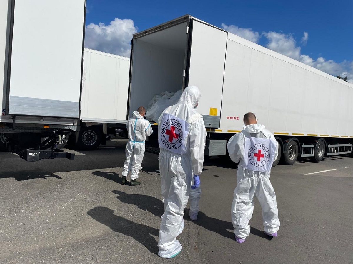 Судмедексперти виявили ознаки отруєння на репатрійованих тілах українських військових 