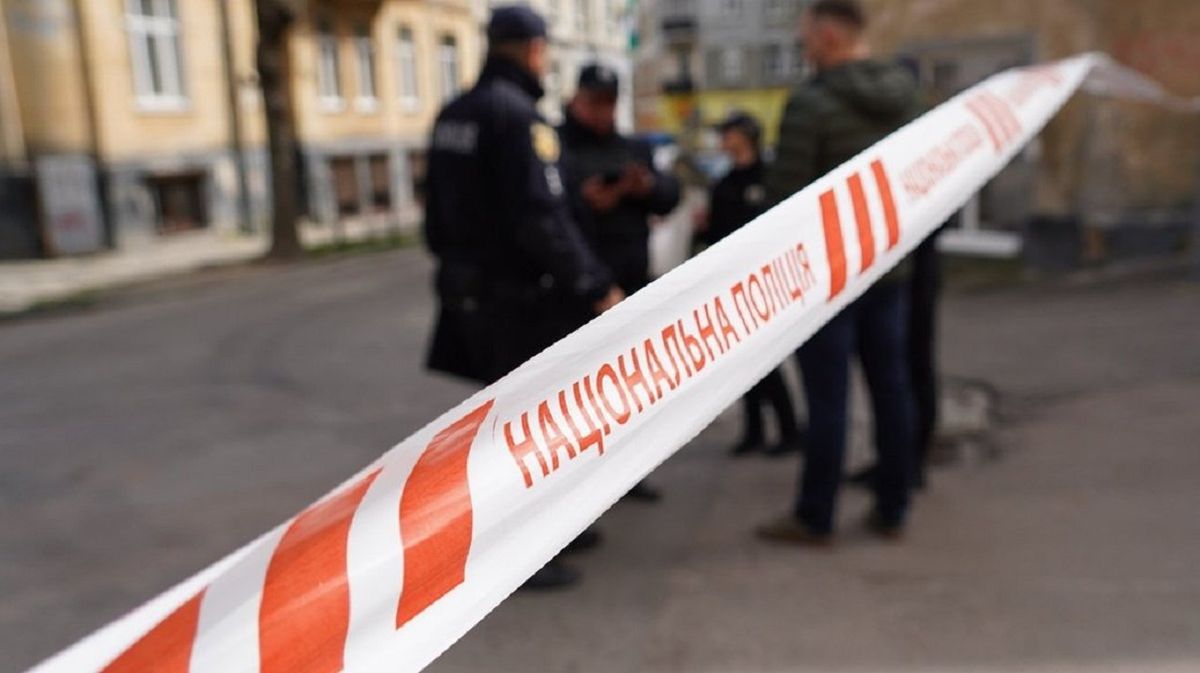 На Київщині 53-річний чоловік під час конфлікту вистрелив у батька та сина