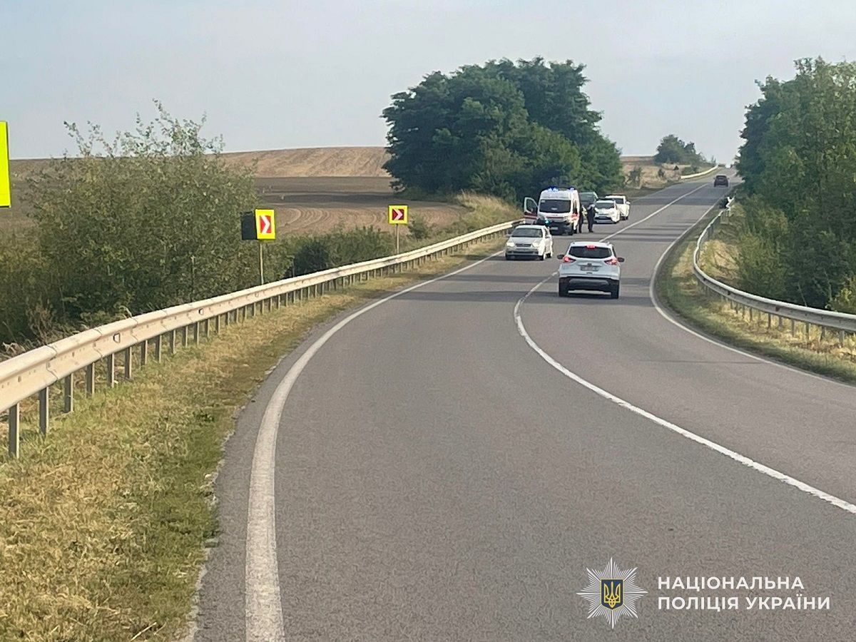 У Шептицькому районі 37-річний мотоцикліст врізався у відбійник і загинув 