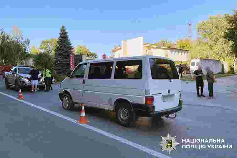  На пішохідному переході у Кам’янці-Подільському бус збив пенсіонерку