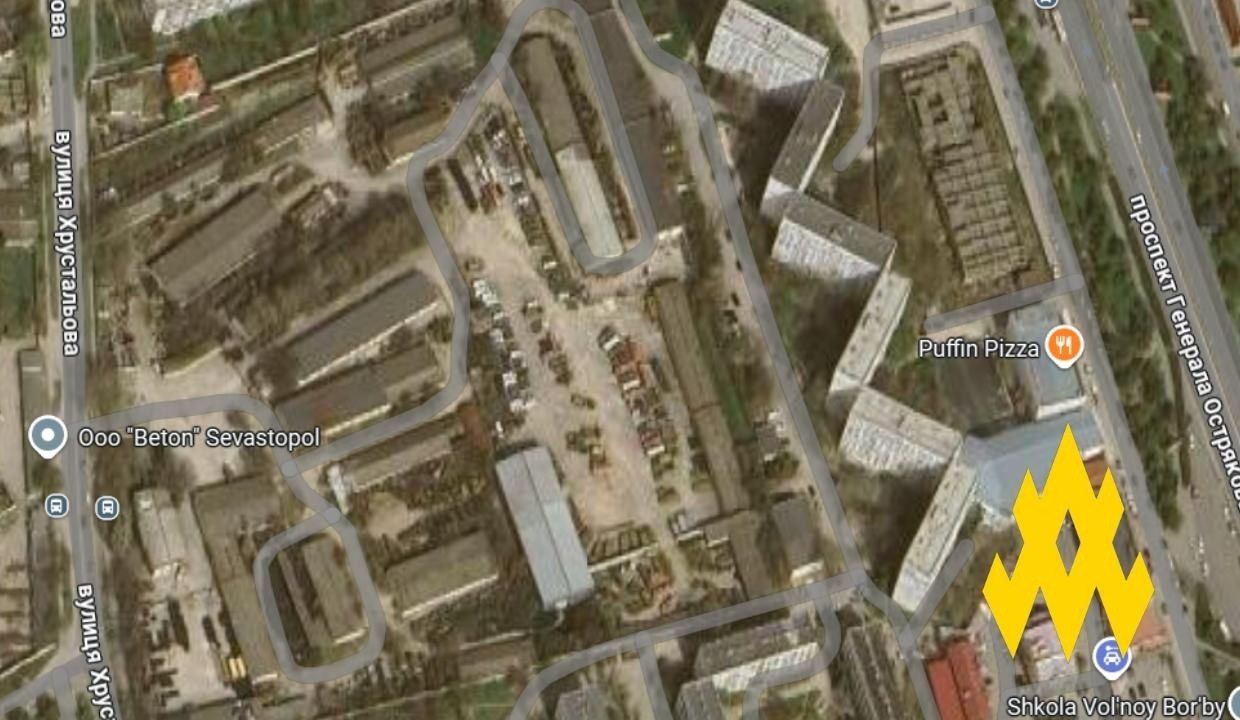 Фото «АТЕШу», місцерозташування звалища техніки під Севастополем