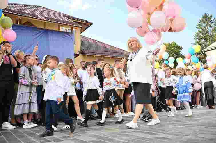 На Закарпатті відкрили релокований з Донеччини Краматорський ліцей