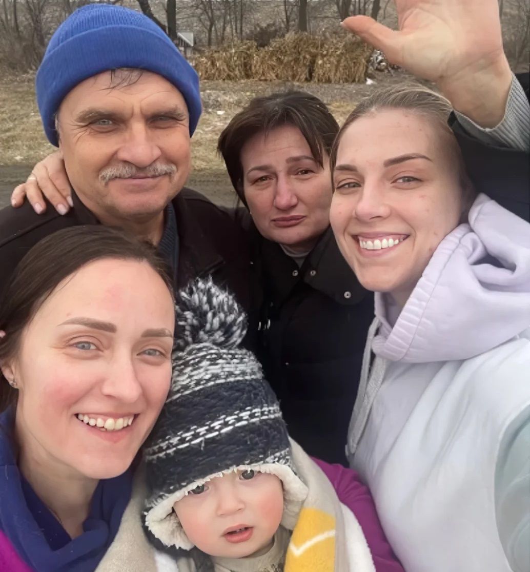 Ольга Харлан з батьками, сестою і племінником