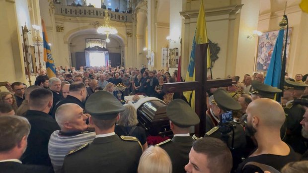 У Львові прощаються із вбитим народним депутатом Андрієм Парубієм 