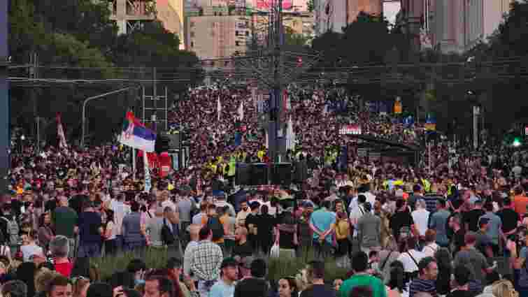 У Сербії пройшли масштабні мітинги з вимогами провести дострокові вибори