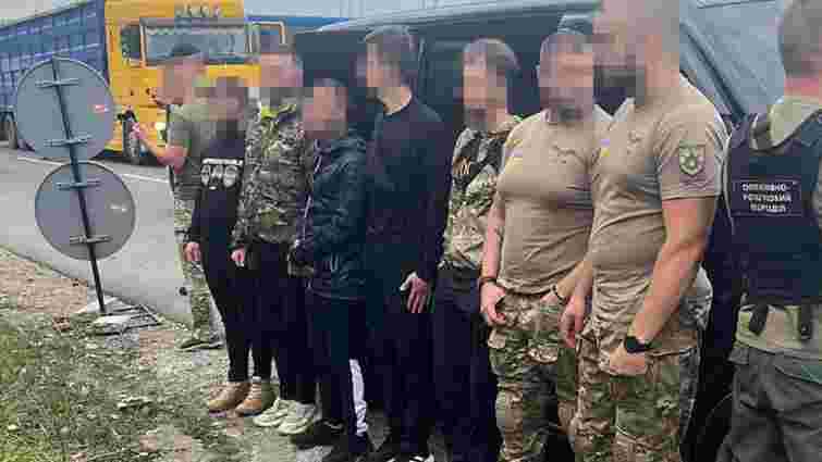 Київський поліцейський перевозив до кордону ухилянтів під виглядом спецпризначенців