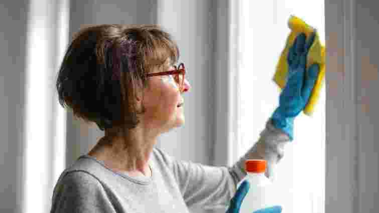 Кухня буде як нова: як відмити від жиру та пилу вікна без хімічних засобів