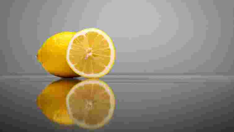 До останньої краплі: як легко вичавити весь сік із лимона