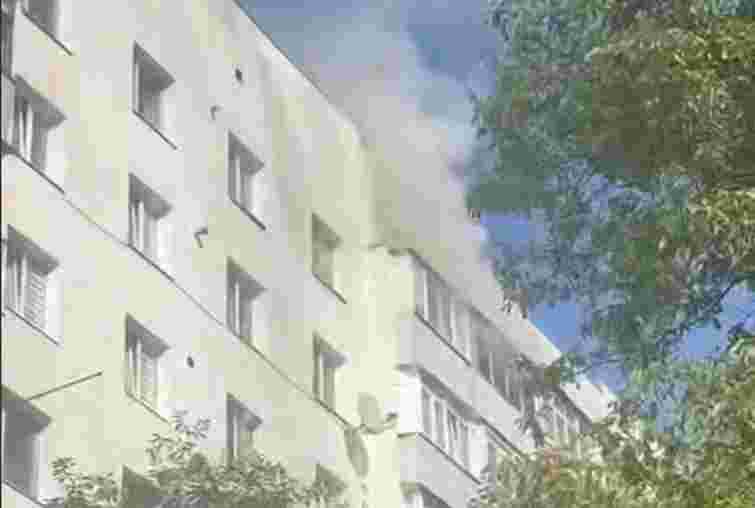 У Чернівцях горіла квартира, в якій без батьків були троє малолітніх дітей