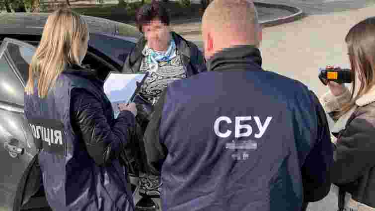 На Хмельниччині депутатку та посадовицю «Укрзалізниці» оштрафували за хабарництво На Хмельниччині депутатку та посадовицю «Укрзалізниці» оштрафували за хабарництво