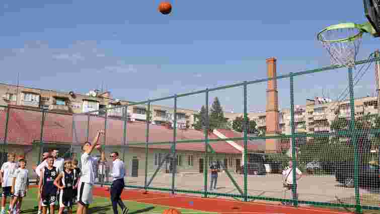 В ужгородському ліцеї за майже 50 млн грн звели спортивний центр з гуртожитком