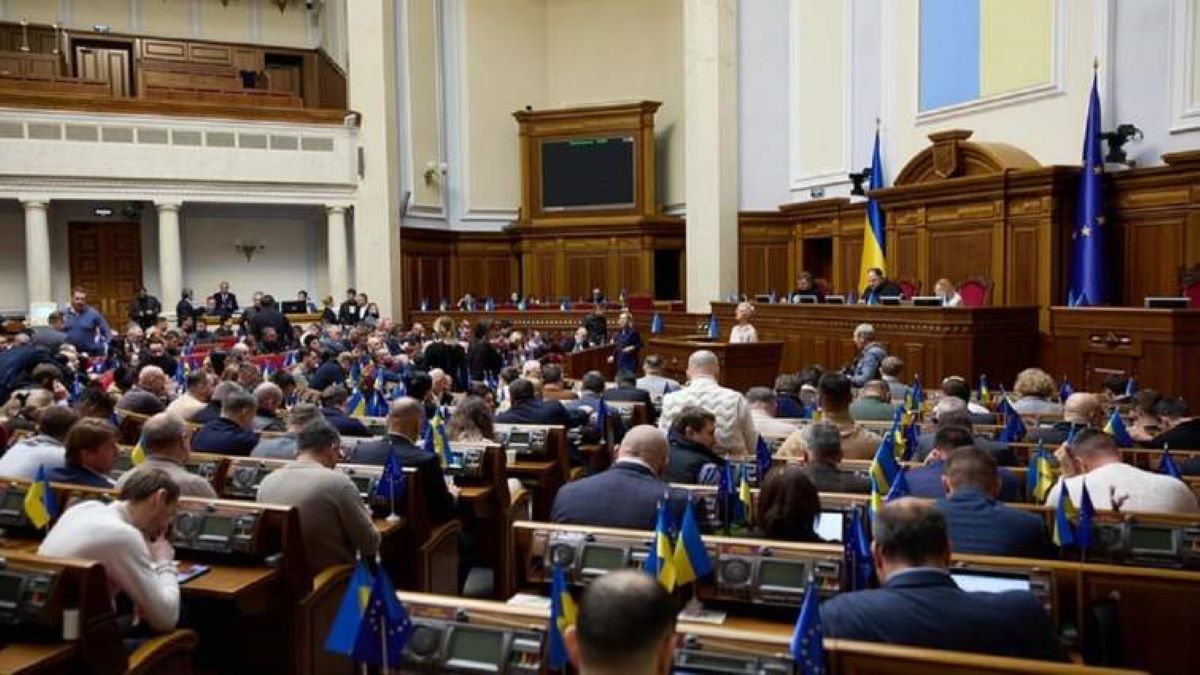 Верховна Рада ухвалила рішення про відновлення трансляції засідань парламенту