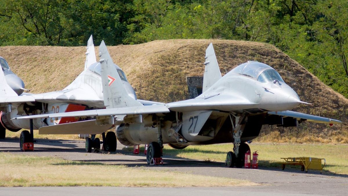 В Угорщині зі списаних МіГ-29 викрали важливі деталі та обладнання
