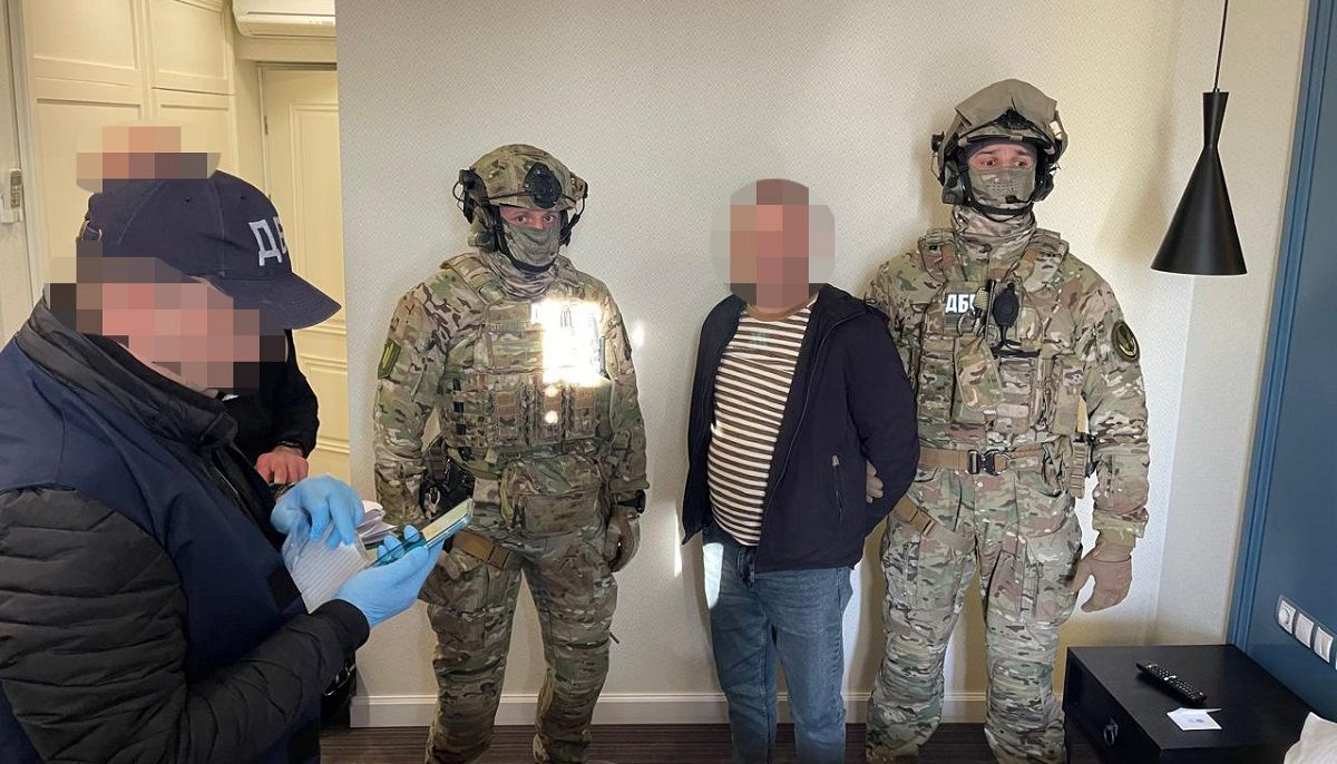 Контрабандисти під прикриттям прикордонника ввозили великі партії кокаїну з Польщі