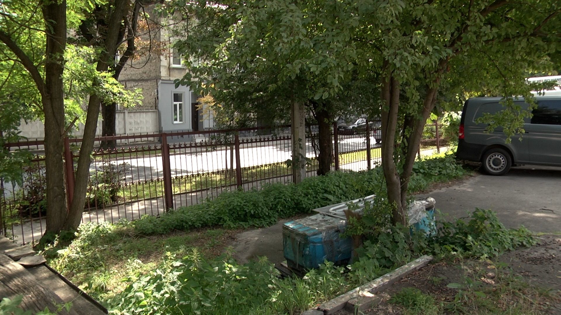 Частина площі князя Святослава зі сторони вул. Ярослава Мудрого