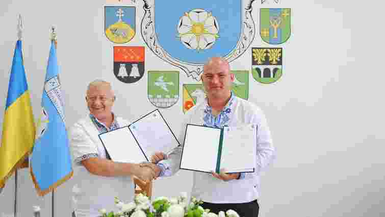 Місто Чортків і селище Сатанів підписали угоду про партнерство