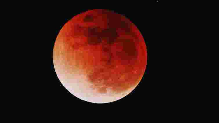 Уже скоро зійде Кривавий Місяць: коли українці побачать повне місячне затемнення