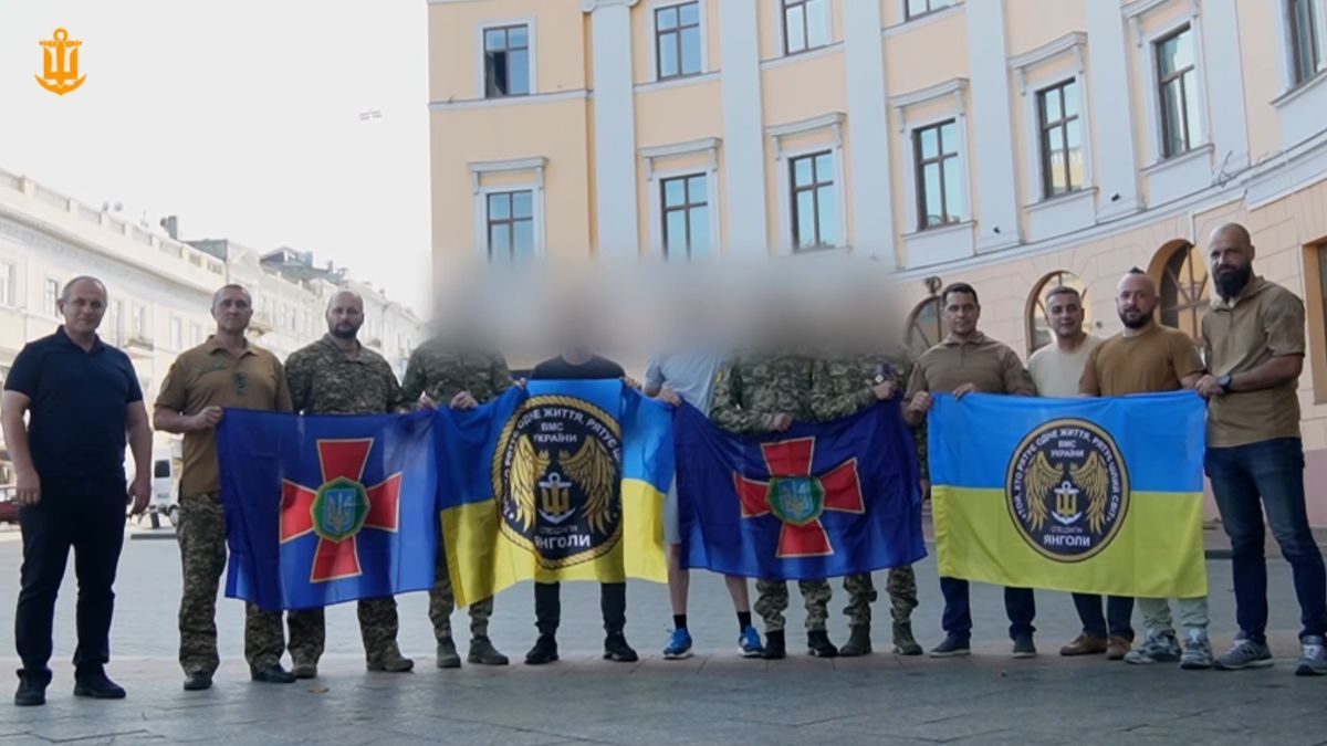 З окупації евакуювали чотирьох українських бійців, які три роки переховувалися від росіян