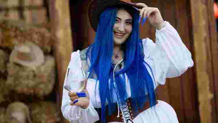 Блогерку Русалочку XL оштрафували майже на 5 млн грн за незаконну рекламу казино