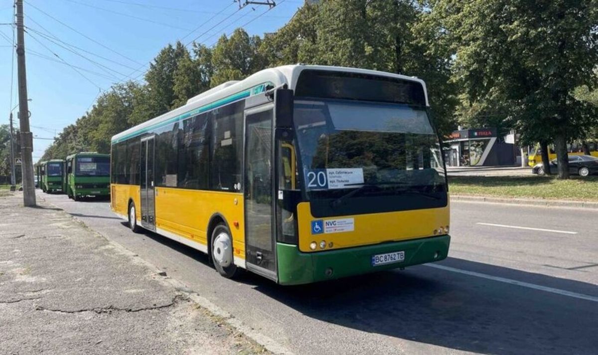 На маршрут №20 у Львові запустили низькопідлогові автобуси