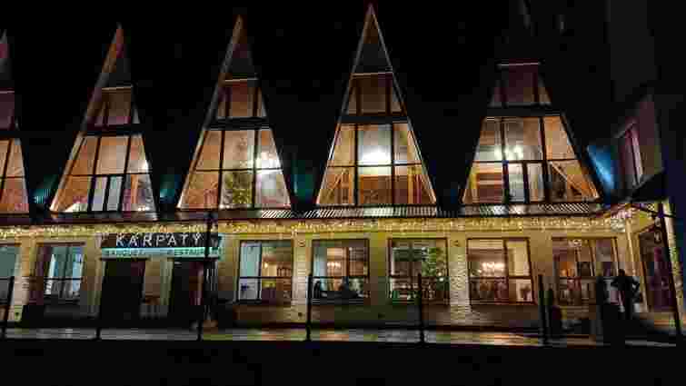 Оштрафований за масове отруєння дітей готель у Славському належить родині Брезіцьких