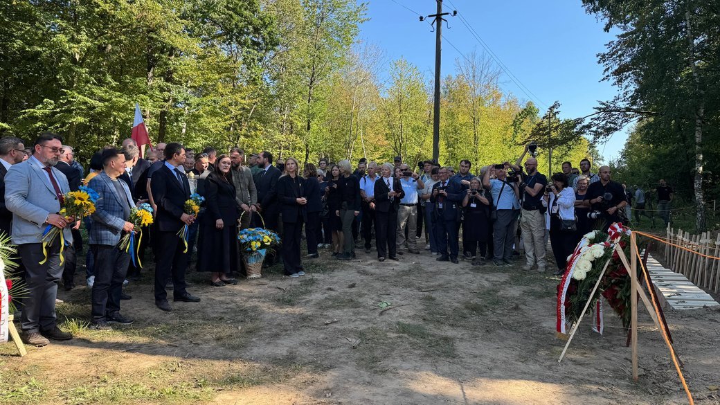 Фото Суспільного. Перепоховання ексгумованих останків у Пужниках