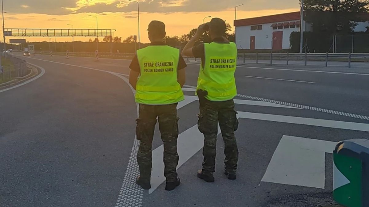У Польщі біля кордону з Білоруссю впав невстановлений літаючий об'єкт