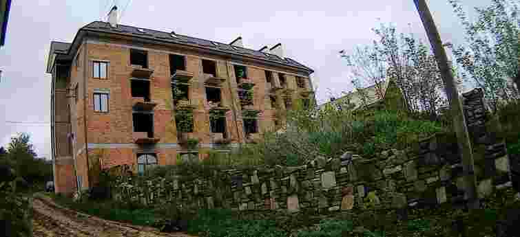 Хмельницький суд зобовʼязав знести базу відпочинку на березі Дністра