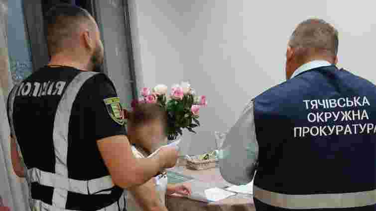 На Закарпатті сімейна лікарка допомагала ухилянтам отримувати відстрочки від мобілізації