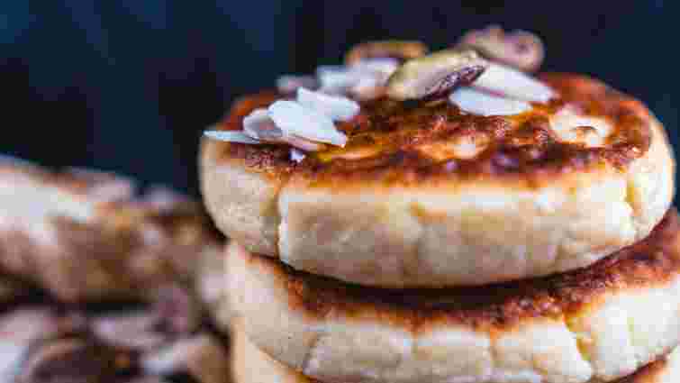 Ці інгредієнти додає кожен: причини, чому сирники не виходять