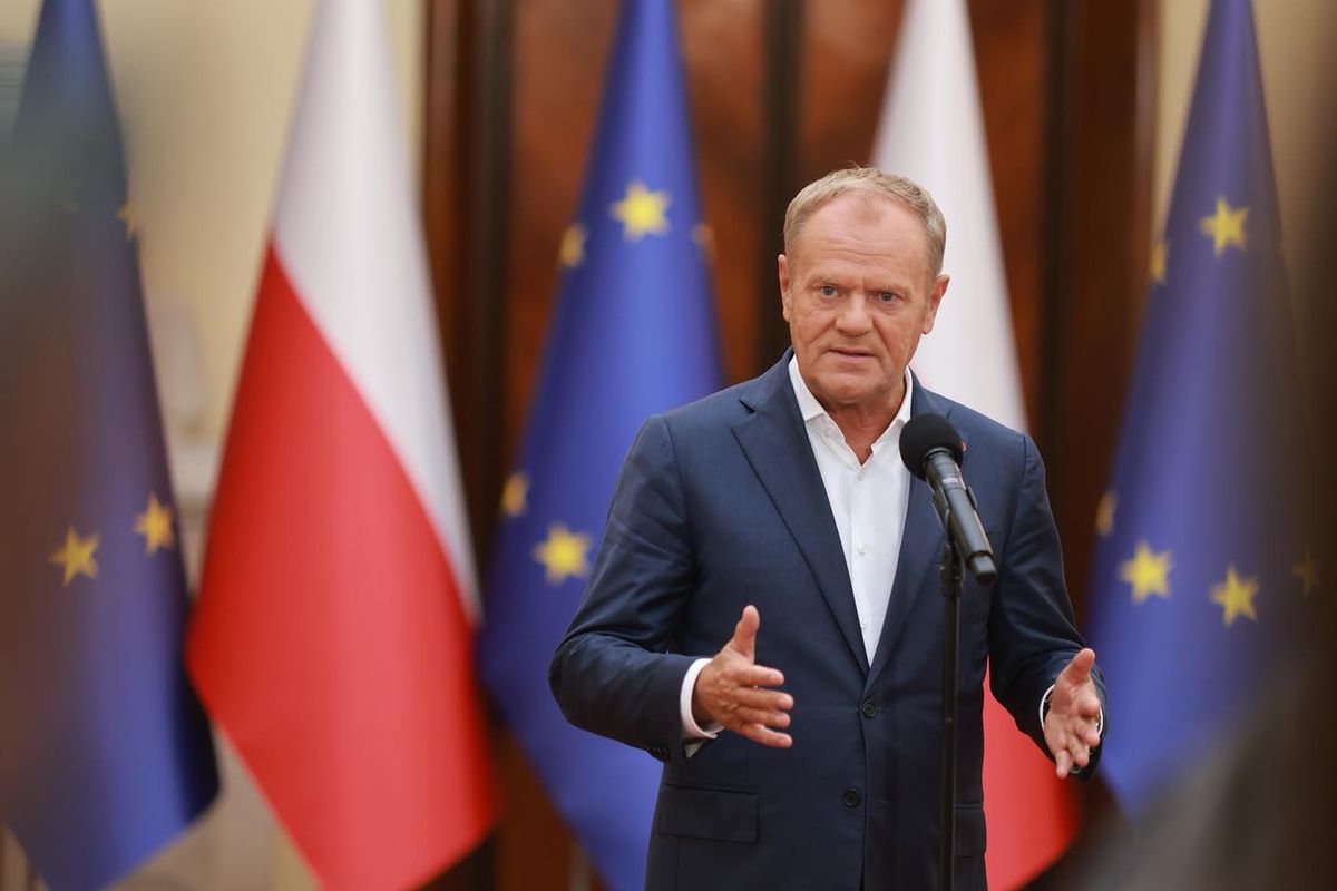 Дональд Туск назвав зрадниками поляків, які звинувачують Україну в атаці дронів