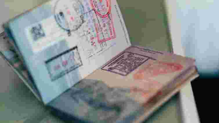 Німеччина виступила за посилення візового режиму для росіян у ЄС