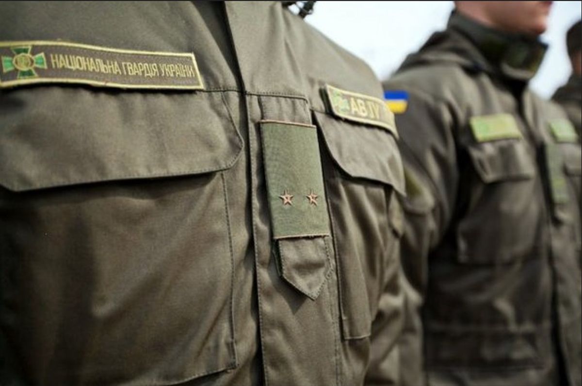 У центрі Франківська п’яні перехожі побили нацгвардійця