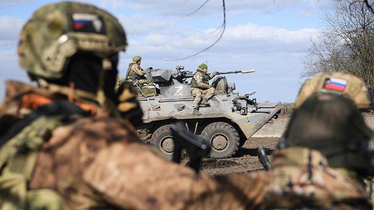 На одному з напрямків росіяни посилають в бій кухарів та водіїв через великі втрати 