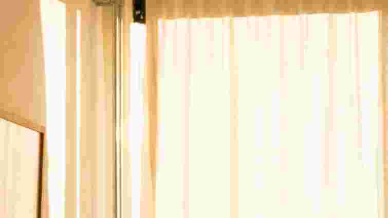 Чому не можна прати тюль на високих температурах: корисні поради