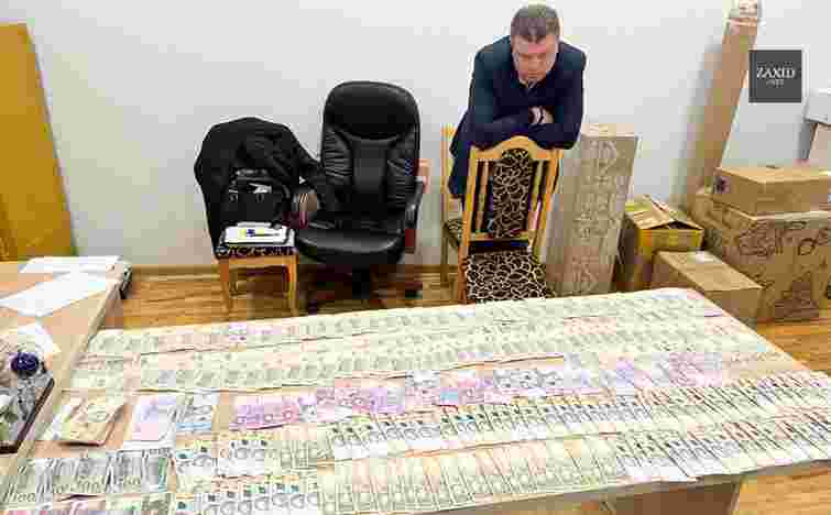 Начальника освіти Яворова Володимира Байду судитимуть за хабар у 800 тис. грн