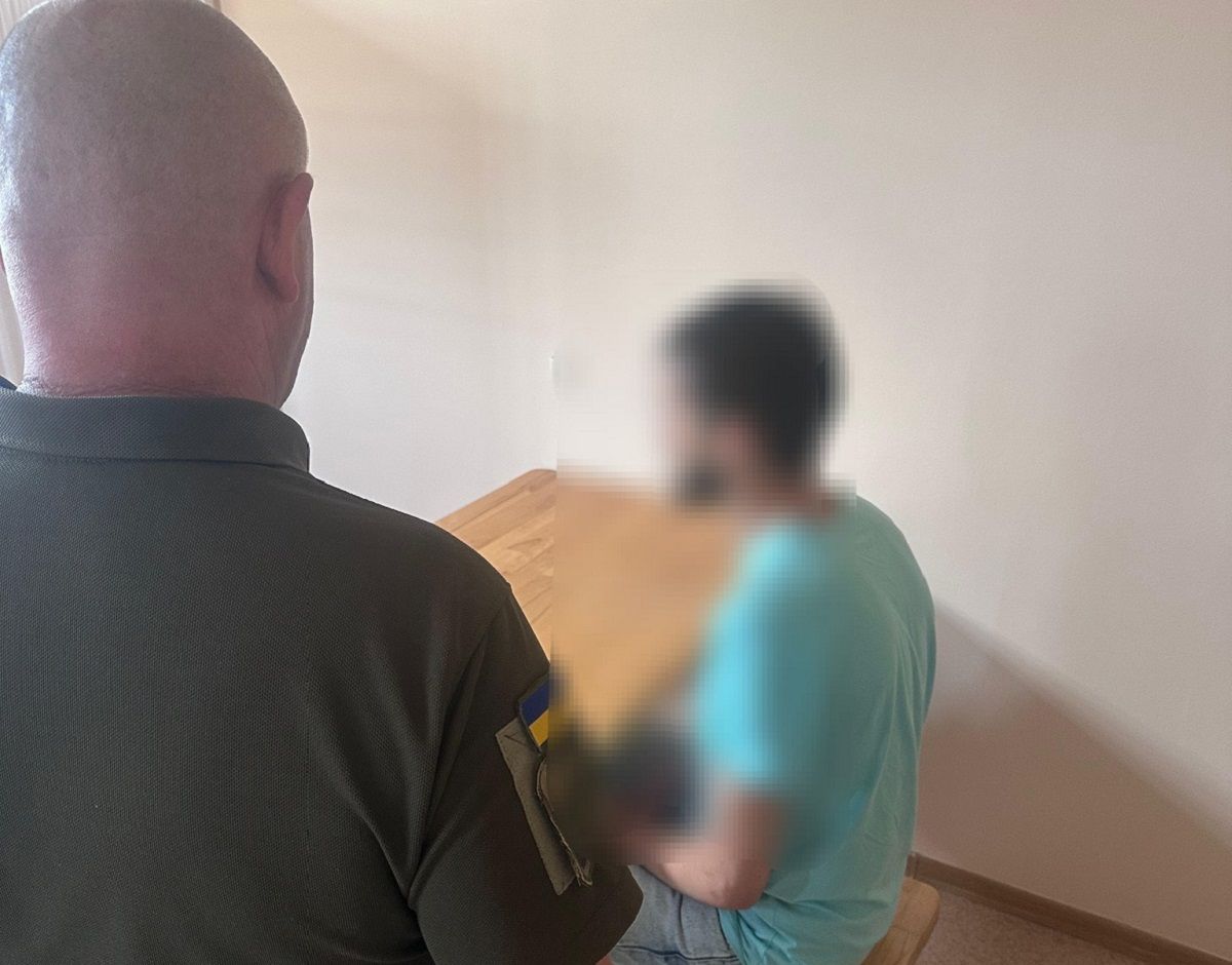 Львів'янин задля втечі за кордон вдавав іноземця і пропонував хабар прикордонникам