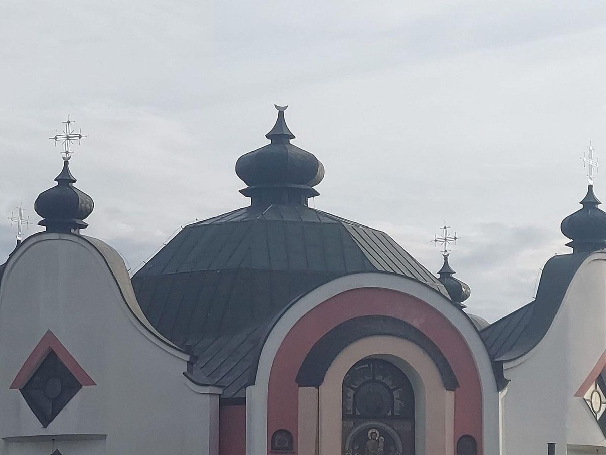 У Польщі вандали викрали хрест із купола церкви УГКЦ